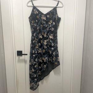 Lulus size Medium velvet black flowery dress 🖤💐. “Evenings with You”